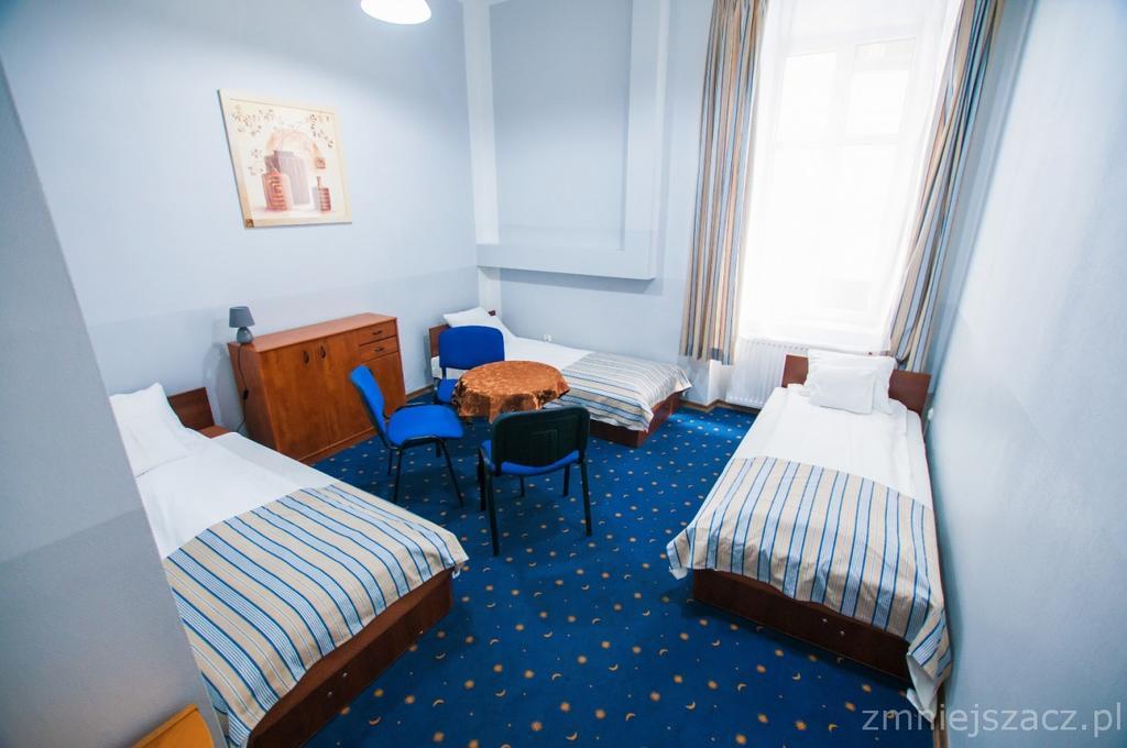 Red Carpet Hostel Krakow Bagian luar foto