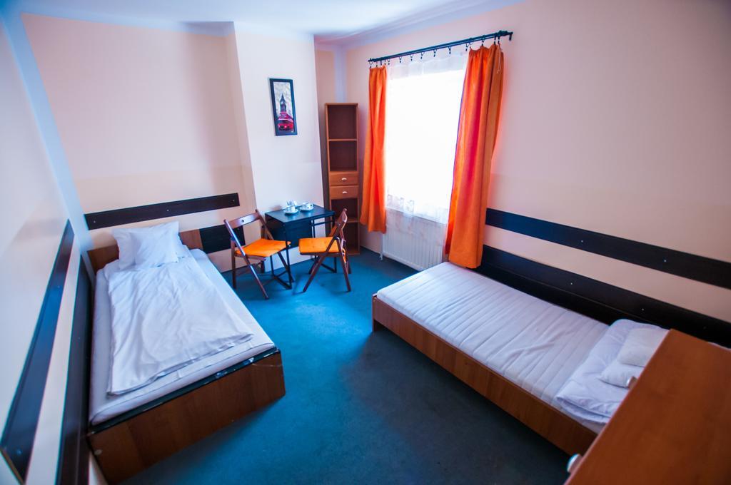 Red Carpet Hostel Krakow Bagian luar foto