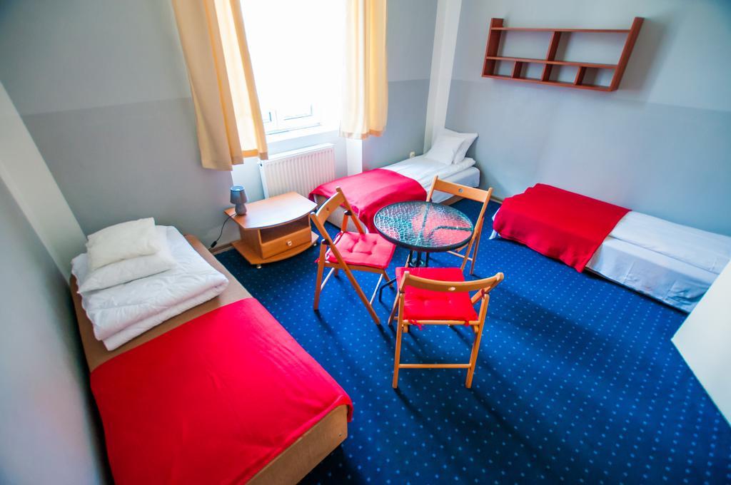 Red Carpet Hostel Krakow Bagian luar foto