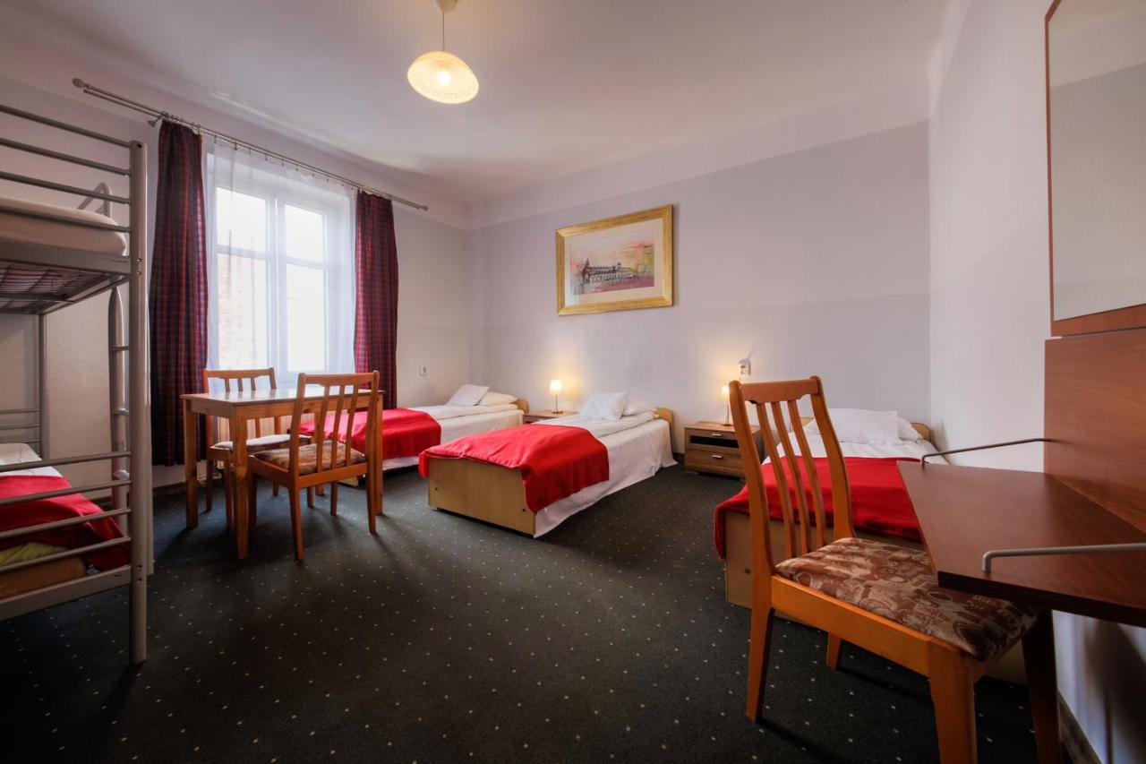 Red Carpet Hostel Krakow Bagian luar foto