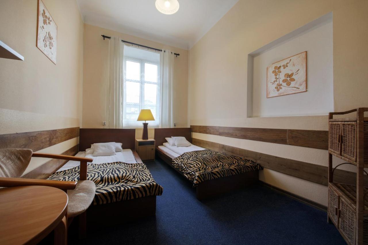Red Carpet Hostel Krakow Bagian luar foto