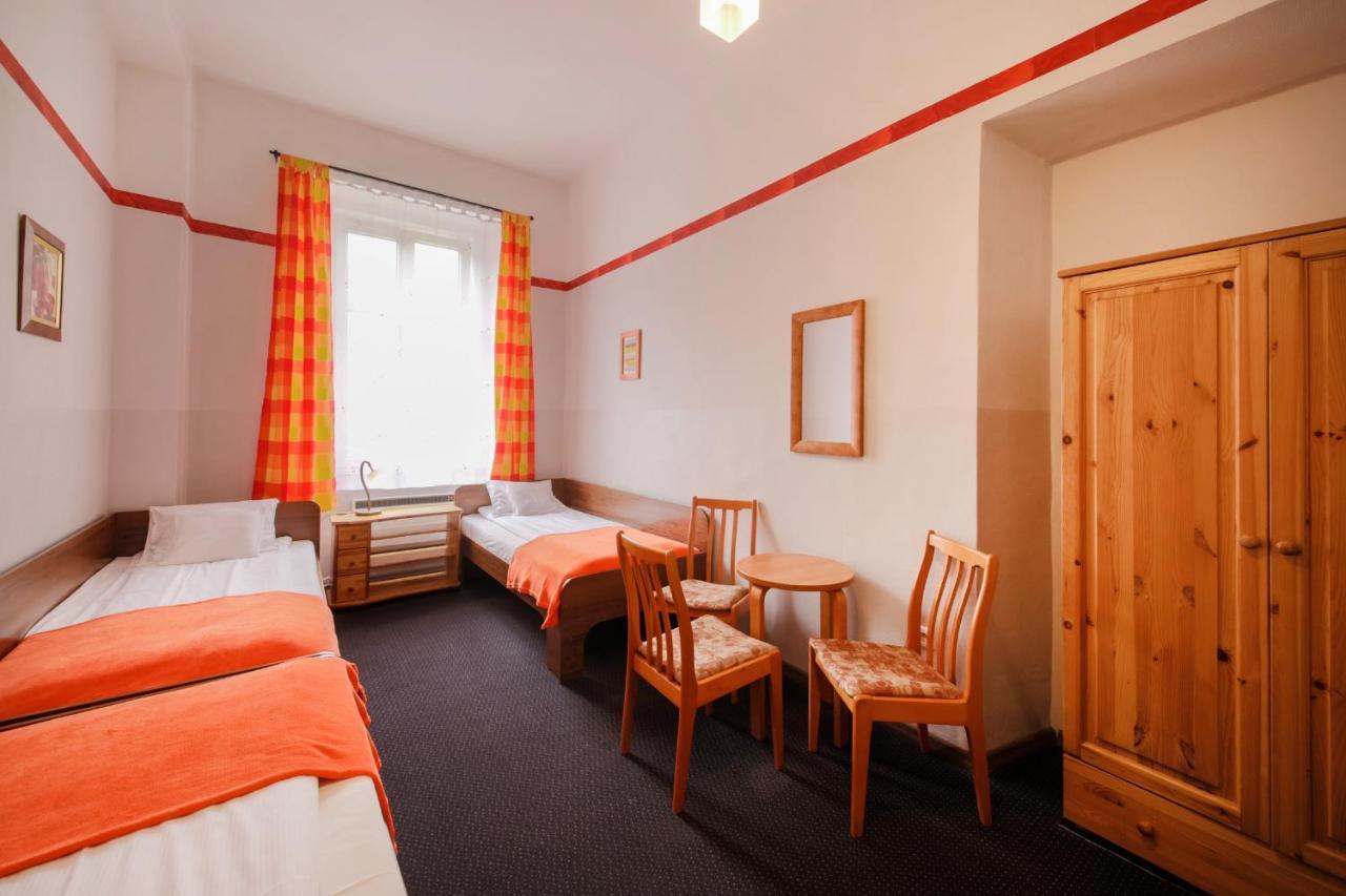 Red Carpet Hostel Krakow Bagian luar foto