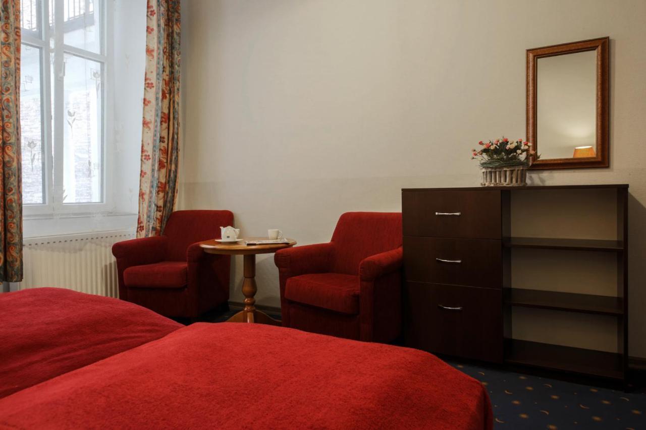 Red Carpet Hostel Krakow Bagian luar foto