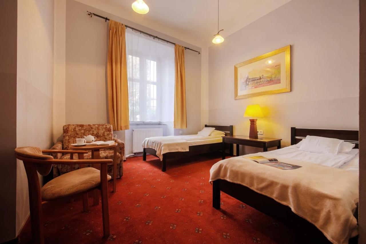 Red Carpet Hostel Krakow Bagian luar foto