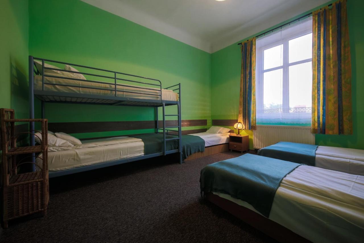 Red Carpet Hostel Krakow Bagian luar foto