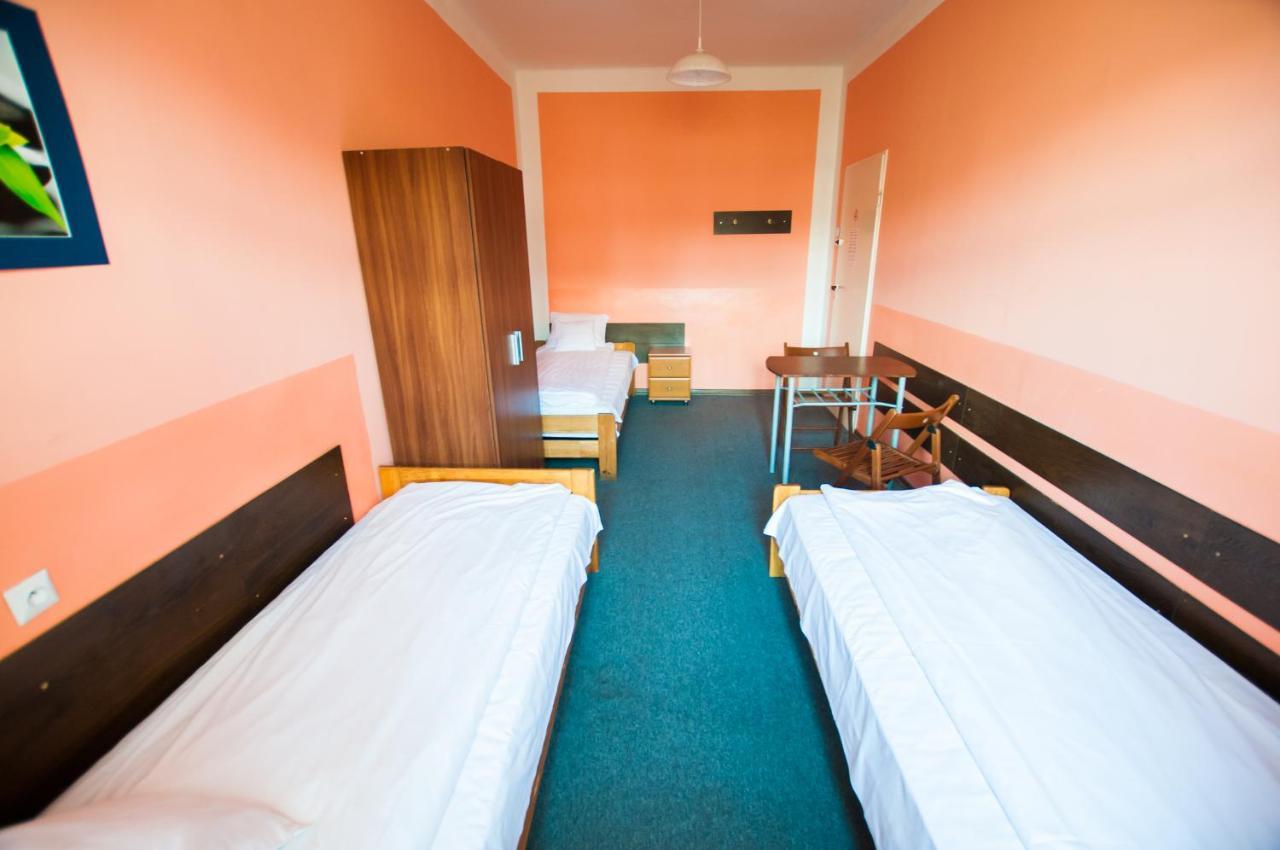 Red Carpet Hostel Krakow Bagian luar foto