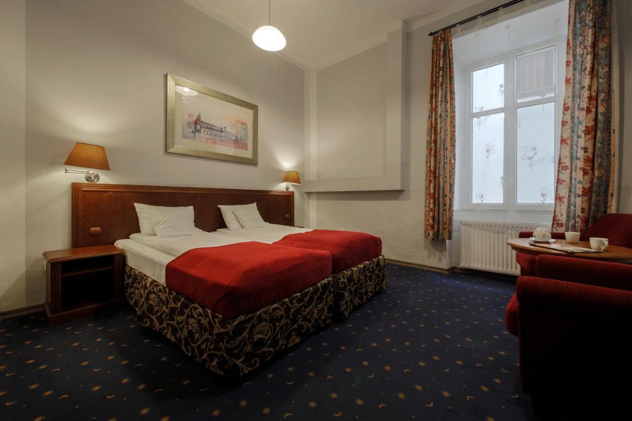 Red Carpet Hostel Krakow Bagian luar foto