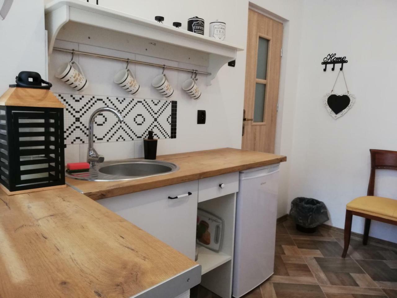 Red Carpet Hostel Krakow Bagian luar foto